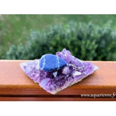 Découvrez "Harmony", un pendentif unique en sodalite. Alliez sérénité, intuition et style avec ce bijou création.