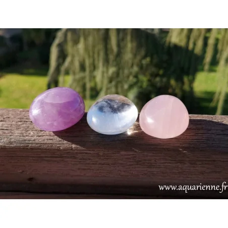 Découvrez la synergie parfaite entre l'Améthyste, le Quartz rose et le Cristal de Roche : trio d'exception du Triangle d'Or.