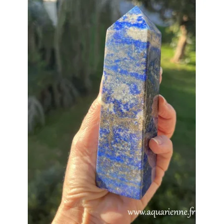 Réveillez votre souveraineté intérieure avec cet obélisque en lapis-lazuli, pierre des chakras du 3ème œil et de la gorge.