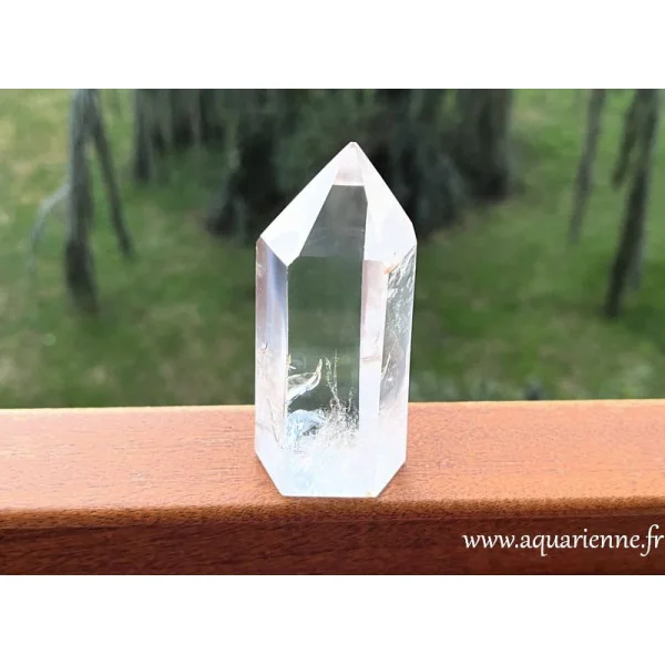 Grande pointe de Cristal de roche pour méditation, chakrathérapie, feng shui, grilles de cristaux. Pièce unique.