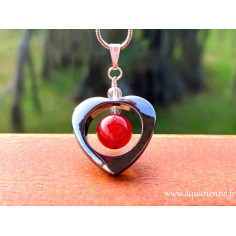 Pendentif "Vitalité" : Coeur en Hématite, sphère de Cornaline, perles Cristal de roche, bélière plaqué Argent. Édition limitée.