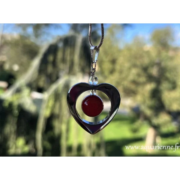 Cœur en Hématite, sphère de Cornaline, perles de Cristal de roche, bélière Argent plaqué : découvrez le pendentif "Vitalité".