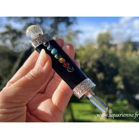 Les baguettes d'énergie en Tourmaline noire, ont excellentes pour équilibrer et connecter les chakras.