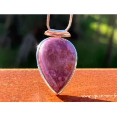 Cabochon de Charoïte forme goutte inversée sur monture et bélière tube en argent 925. Spiritualité, intuition, transformation.