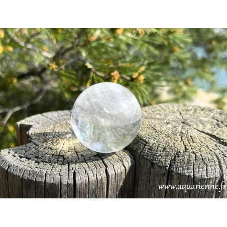 Sphère Cristal de Roche de Madagascar. Diamètre: 5 cm - Poids : 190g. Pièce unique à commander en ligne.
