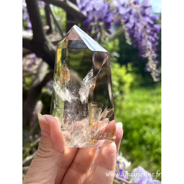 Pointe de quartz fumé de madagascar avec inclusions : 98mm - 354g. Méditation, lithothérapie, décoration. Pièce unique.