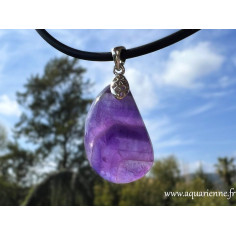 Améthyste rubanée forme poire et bélière en argent 925. Pendentif 32 mm. Sérénité, intuition, élévation spirituelle.