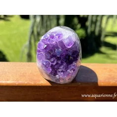 Géode d'Améthyste d'Uruguay : 67 mm de haut - 315g. Vibration violette pour élever vos énergies. Pièce unique.