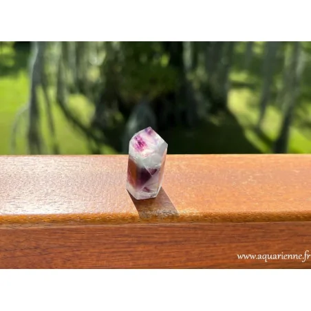 Fluorite Rainbow, pointe de 35 mm de haut. Pour lithothérapie, énergétique, chakrathérapie, méditation.