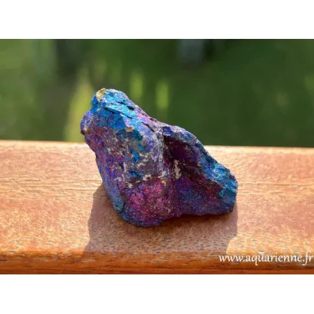 Chalcopyrite irisée brute du Mexique. Pierre naturelle de chalcopyrite arc-en-ciel. Pièce unique.