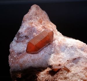Quartz hématoïde ou quartz ferrugineux